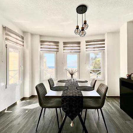 Apartamento De Lujo Con Piscina Y Vistas Al Mar En *