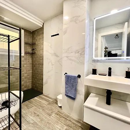 De Lujo Con Piscina Y Vistas Al Mar En شقة تورّيفيِخا