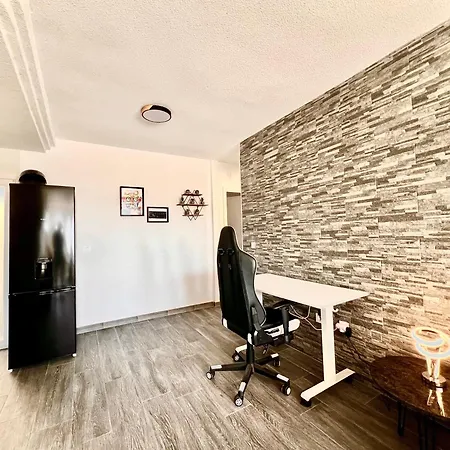 Apartamento De Lujo Con Piscina Y Vistas Al Mar En Apartment