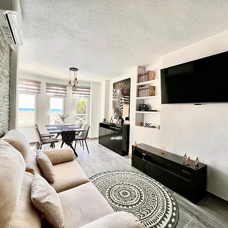 Apartamento De Lujo Con Piscina Y Vistas Al Mar En *