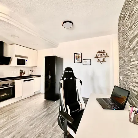 Apartamento De Lujo Con Piscina Y Vistas Al Mar En
