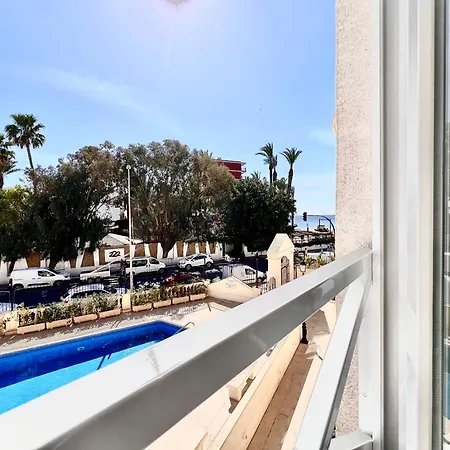 De Lujo Con Piscina Y Vistas Al Mar En شقة *