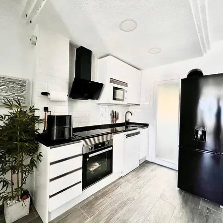 Apartamento De Lujo Con Piscina Y Vistas Al Mar En Torrevieja